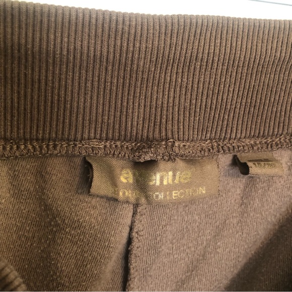 Avenue Velour Tracksuit Hoodie with Button Accents, size 18/20 pants , 26 top. - Picture 10 of 15